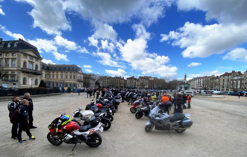 , Des motards vont manifester au Puy samedi contre le contrôle technique