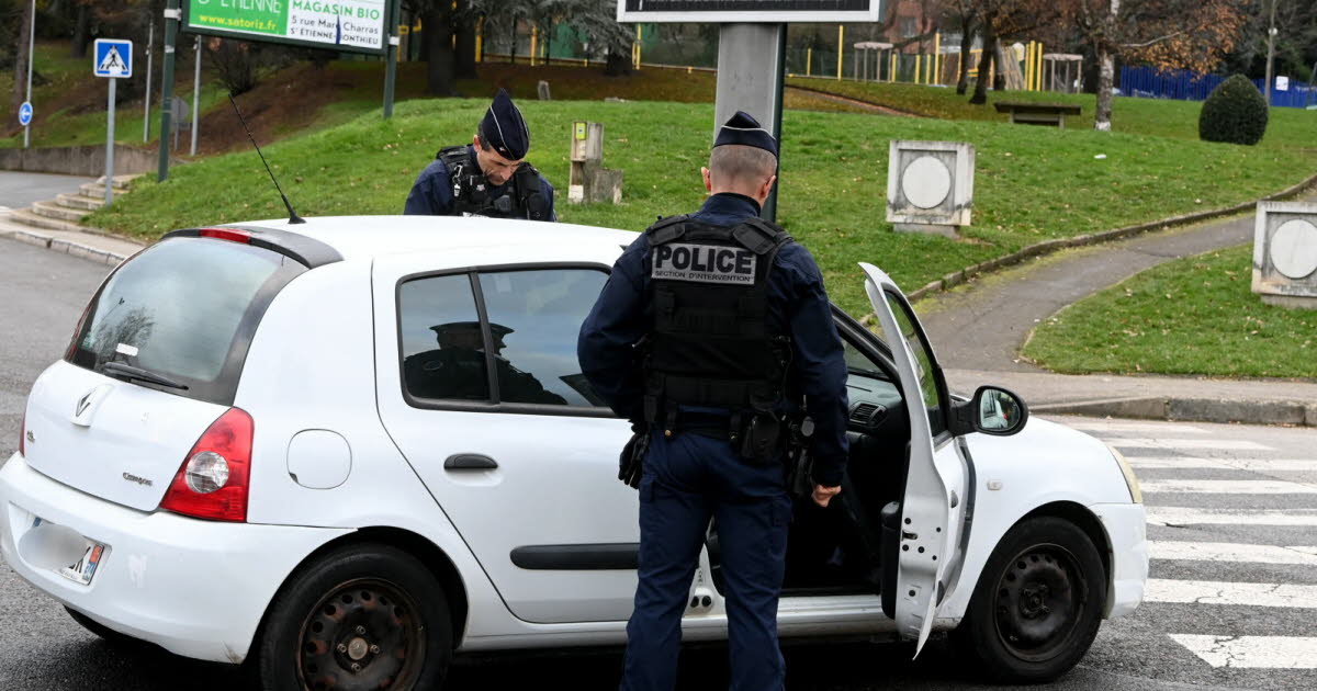 , Le Puy-en-Velay Les policiers les interpellent en pleine transaction de cocaïne à bord de leur véhicule