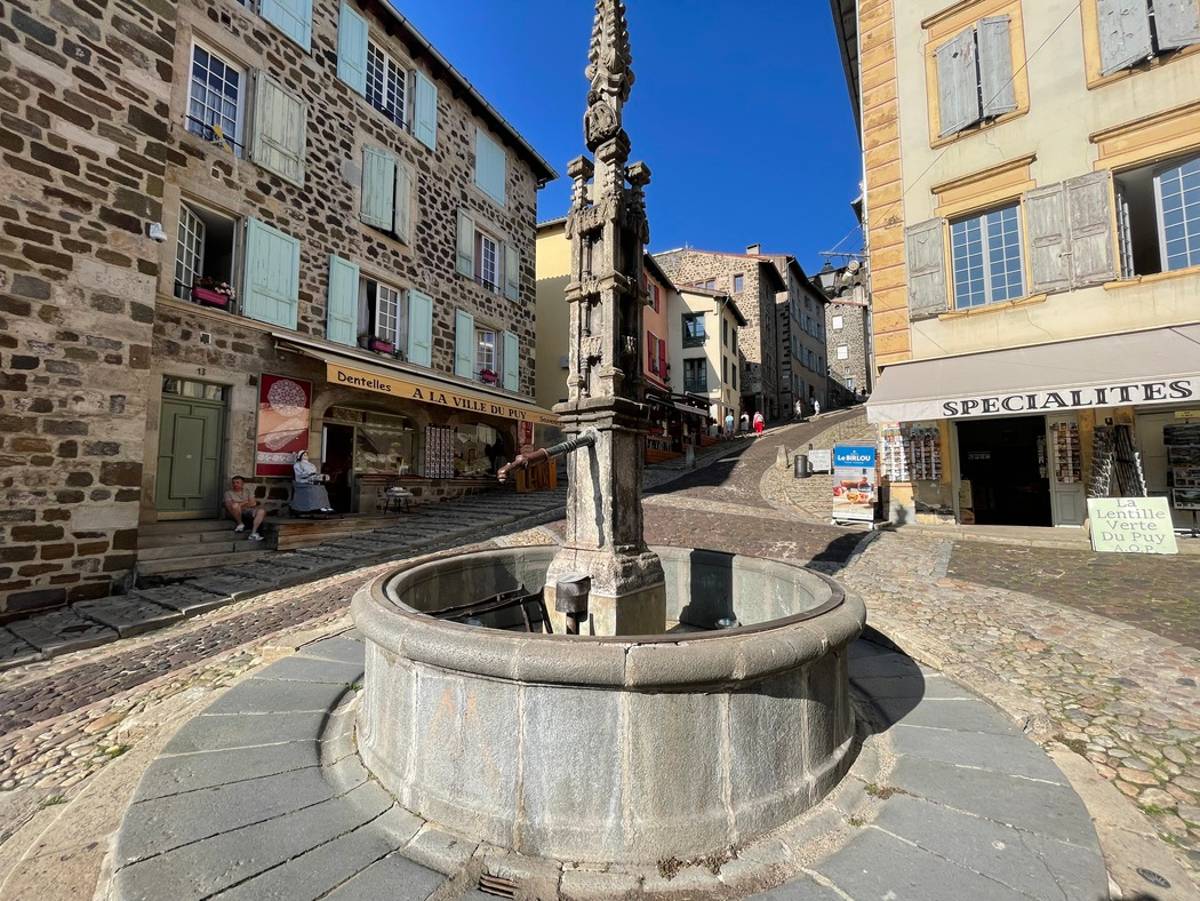 Pourquoi ces fontaines ne coulent plus au Puy-en-Velay